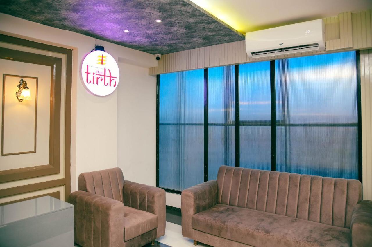 Hotel Tirth By Sonu'S ウッジャイン エクステリア 写真