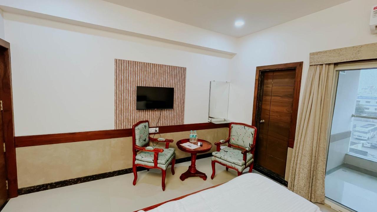 Hotel Tirth By Sonu'S ウッジャイン エクステリア 写真