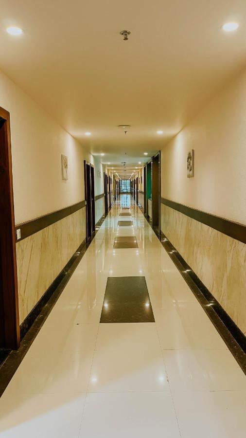 Hotel Tirth By Sonu'S ウッジャイン エクステリア 写真