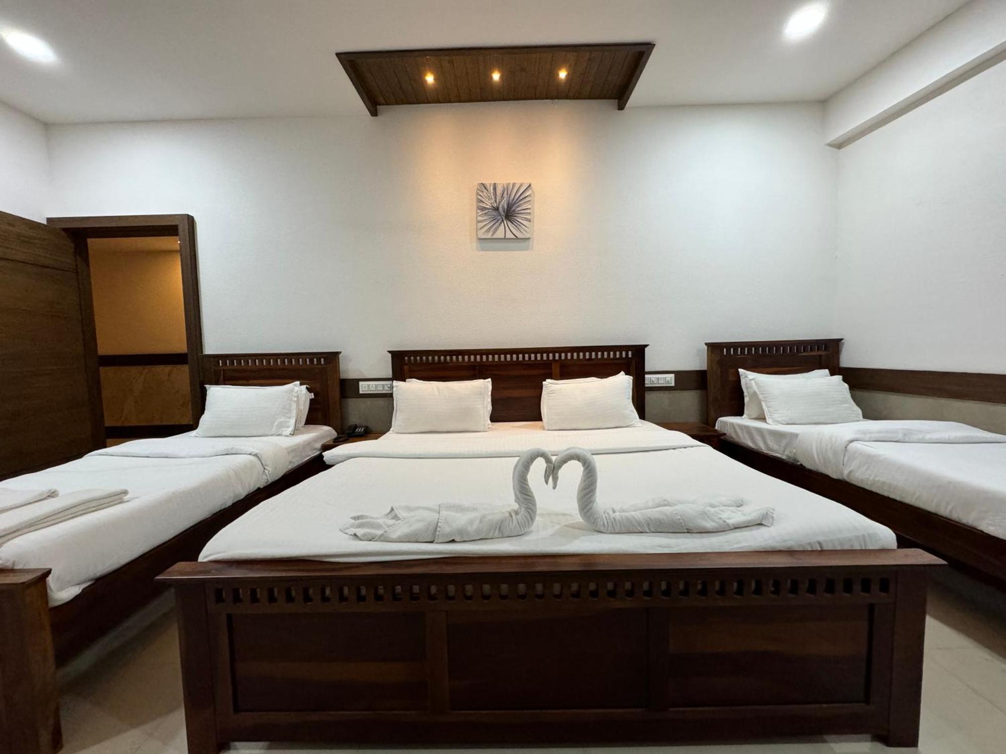 Hotel Tirth By Sonu'S ウッジャイン 部屋 写真