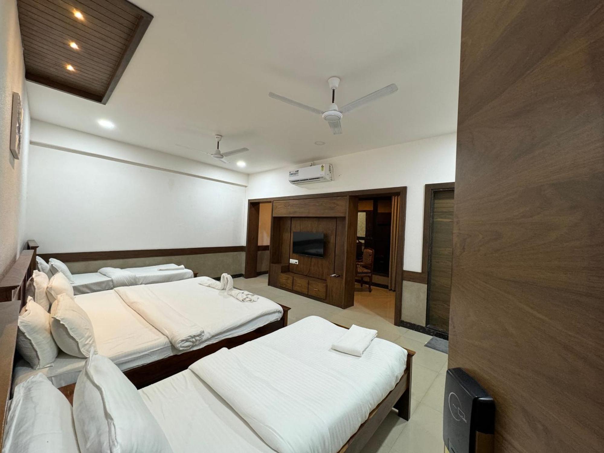 Hotel Tirth By Sonu'S ウッジャイン 部屋 写真